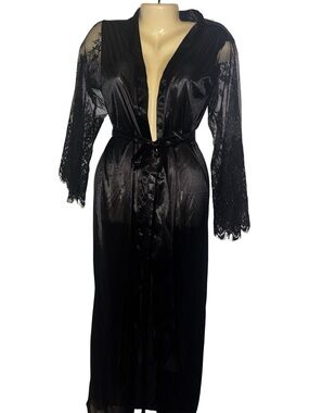 Elegance Lace-Trim Satin Robe - Black